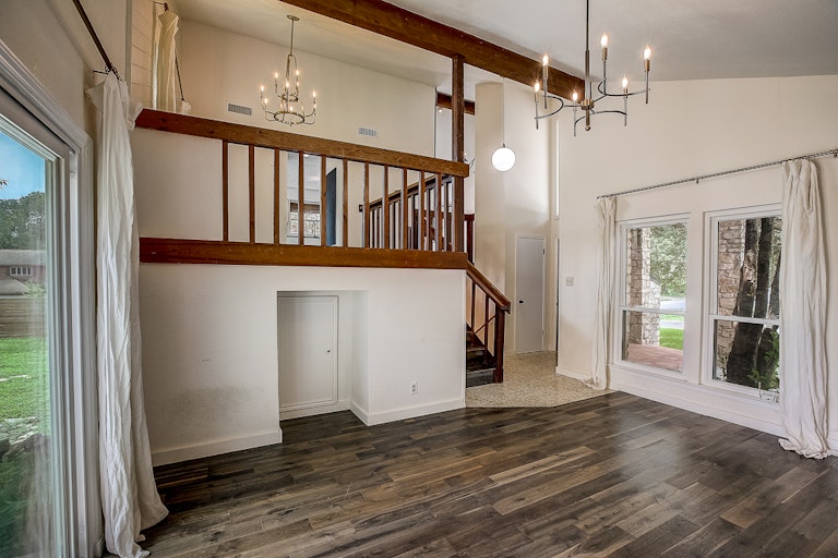 Photo 20 of 50 - 8103 Shiloh Ct, Austin, TX 78745