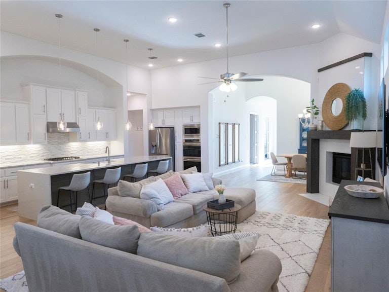 Photo 10 of 33 - 4118 Revard Rd, Celina, TX 75009