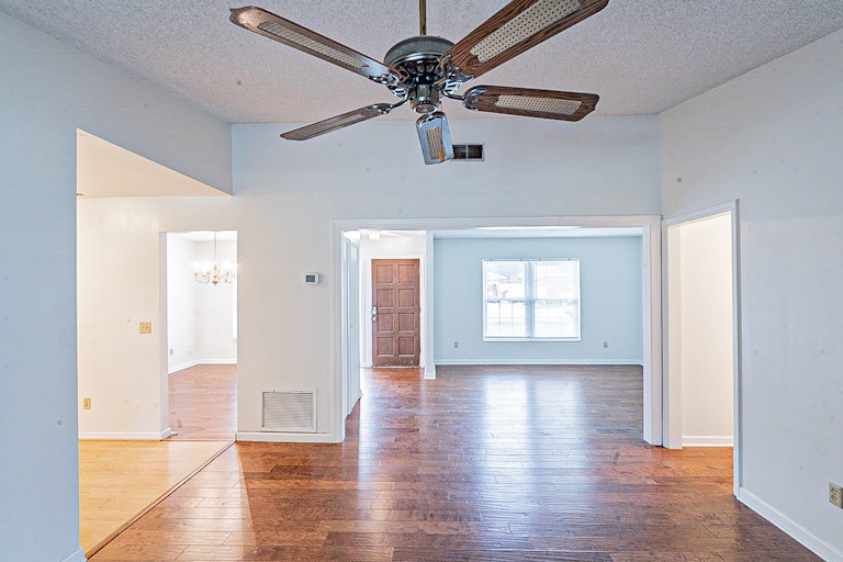 Photo 13 of 28 - 5409 Albert Dr, Winter Park, FL 32792