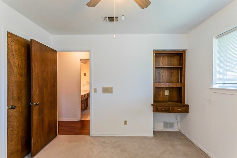 Photo 21 of 41 - 2501 Kelsey Dr, Plano, TX 75075
