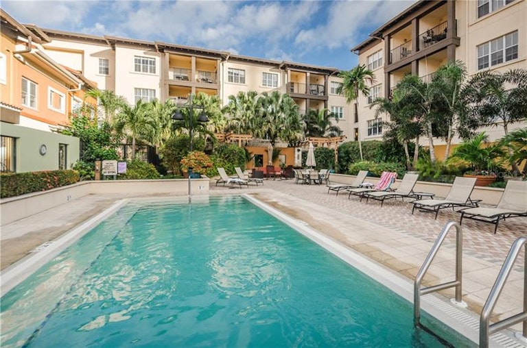 Photo 3 of 21 - 100 4th Ave S #229, Saint Petersburg, FL 33701