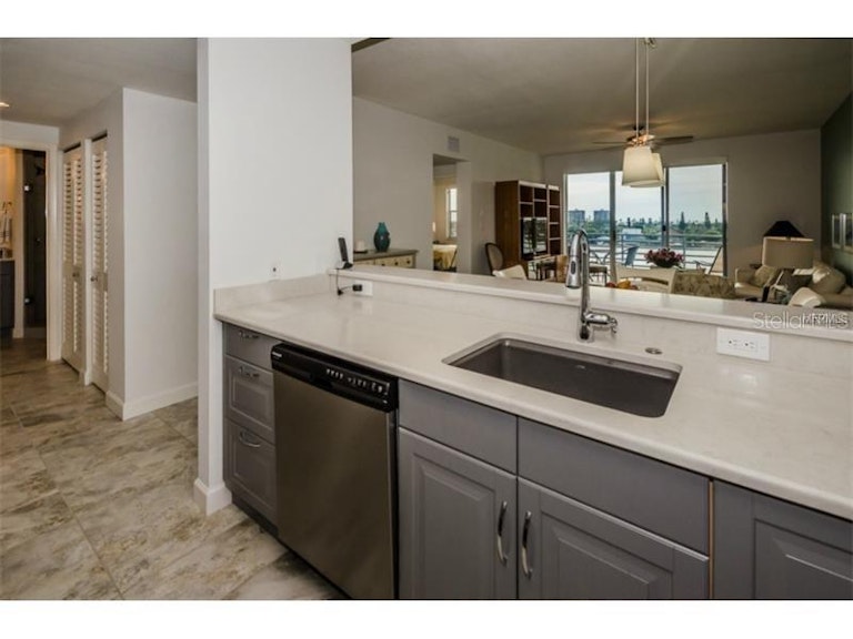 Photo 11 of 25 - 7892 Sailboat Key Blvd S #505, South Pasadena, FL 33707