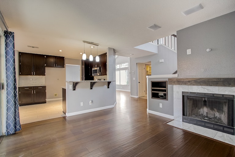 Photo 21 of 39 - 4025 Honey Rose Pl, Antelope, CA 95843