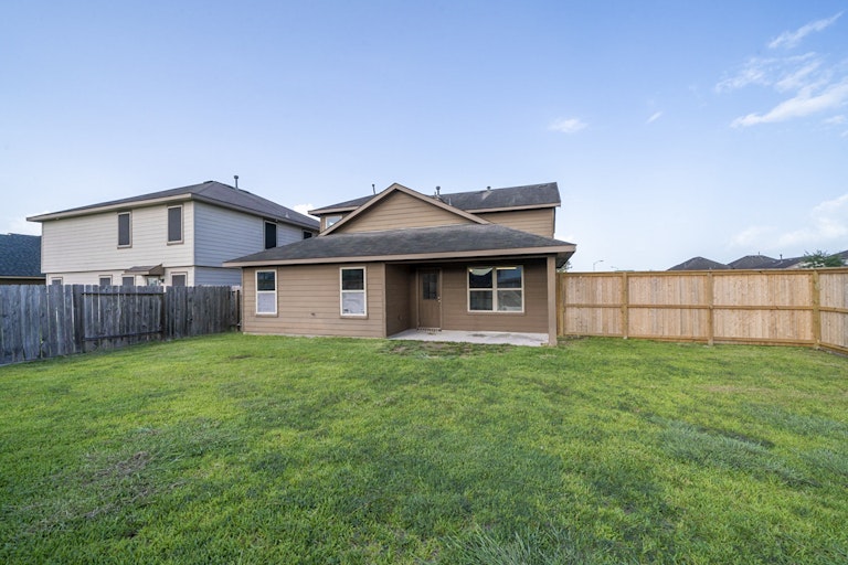 Photo 33 of 36 - 14030 Brunswick Place Dr, Houston, TX 77047