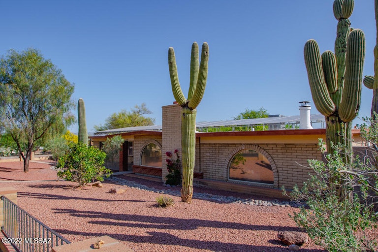 Photo 3 of 37 - 8628 N Placita Del Cardo, Tucson, AZ 85704