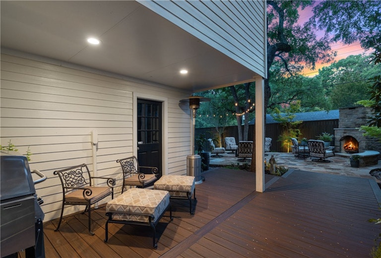 Photo 10 of 39 - 2901 Clearview Dr, Austin, TX 78703