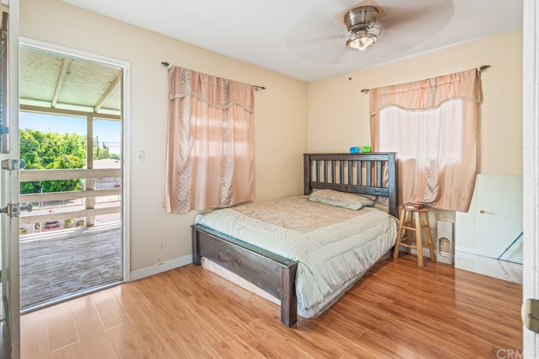Photo 26 of 45 - 3005 Serrano Rd, San Bernardino, CA 92405