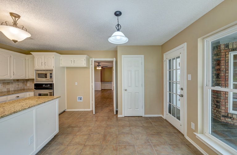 Photo 9 of 28 - 5113 Haydenbend Cir, Grapevine, TX 76051