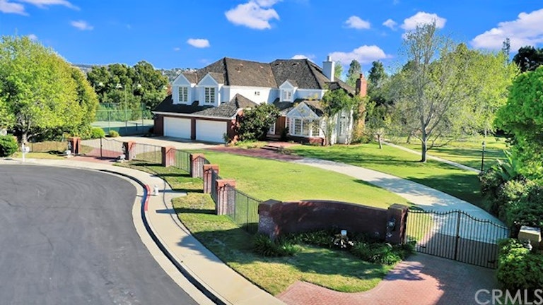 Photo 27 of 35 - 9 Leesbury Ct, Newport Beach, CA 92660