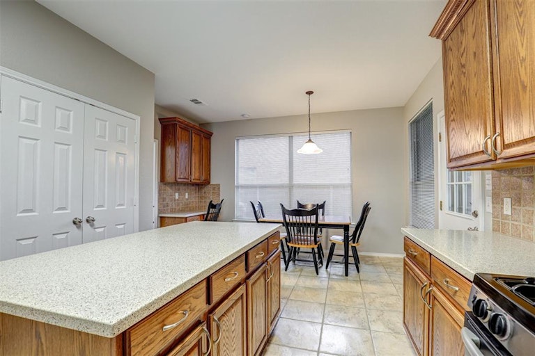 Photo 17 of 31 - 4644 Matthew Dr, Fort Worth, TX 76244