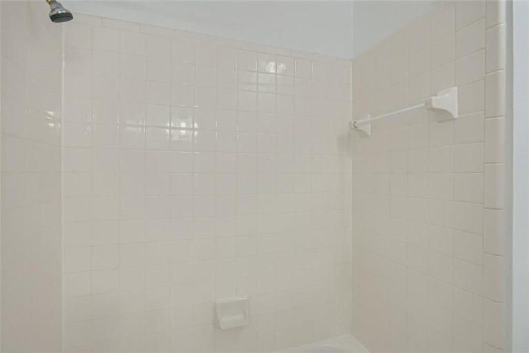 Photo 23 of 35 - 2909 Raven Cir, Flower Mound, TX 75022