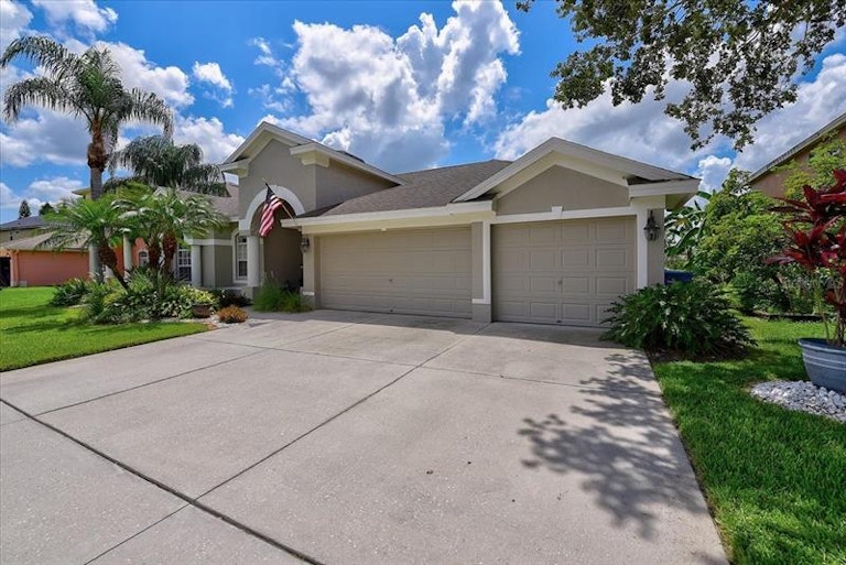 Photo 3 of 52 - 1740 Swamp Rose Ln, Trinity, FL 34655