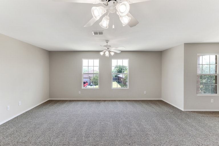 Photo 16 of 27 - 8414 River Bluffs Dr, Arlington, TX 76002