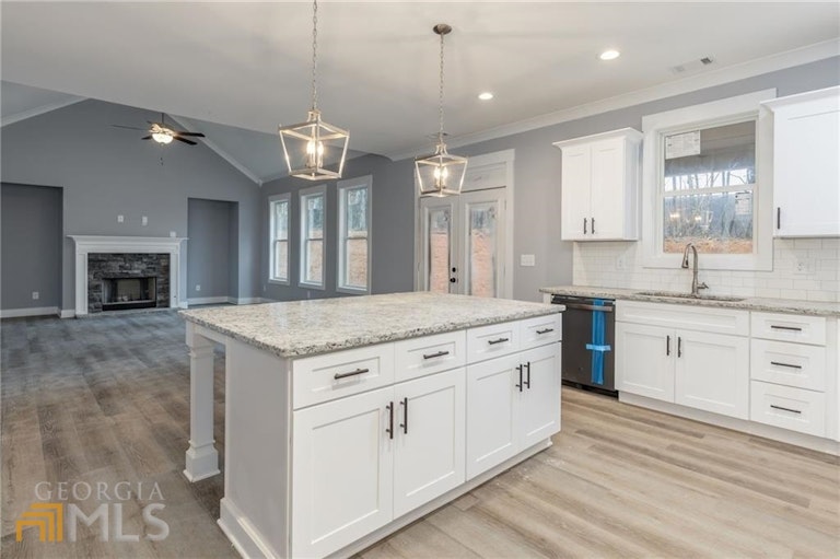Photo 10 of 28 - 5504 Lakeview Pkwy, Villa Rica, GA 30180