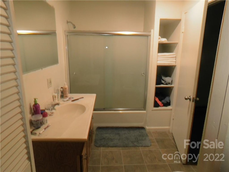 Photo 15 of 20 - 5731 Lawnmeadow Dr, Charlotte, NC 28216
