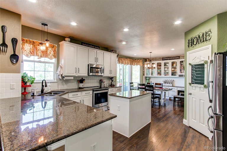 Photo 13 of 39 - 3443 Wingtip Way, Castle Rock, CO 80108