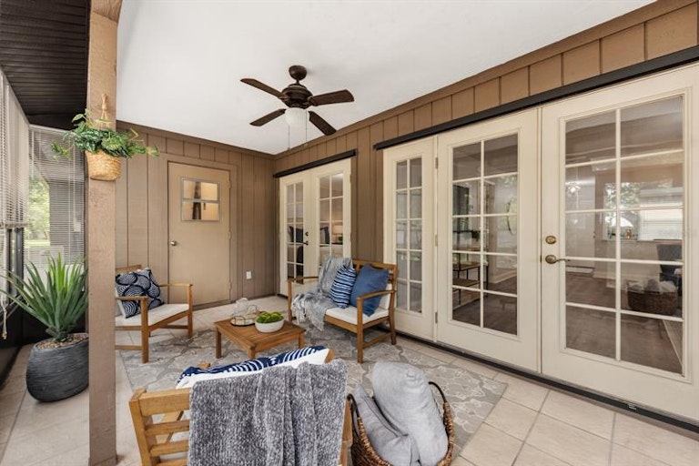 Photo 20 of 29 - 4674 Oak Hill Pl #20, Sarasota, FL 34232
