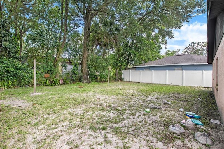 Photo 4 of 22 - 8803 N 13th St, Tampa, FL 33604
