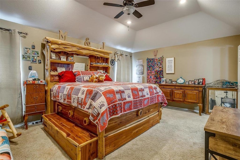 Photo 28 of 40 - 509 Arbor Lawn Dr, Burleson, TX 76028