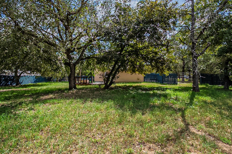 Photo 7 of 19 - 5235 Savannah Way, Von Ormy, TX 78073