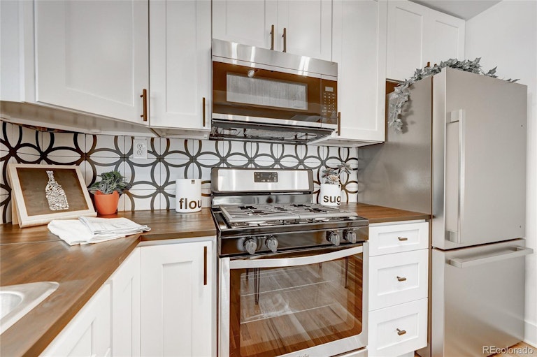 Photo 2 of 15 - 4070 Ames St, Wheat Ridge, CO 80212