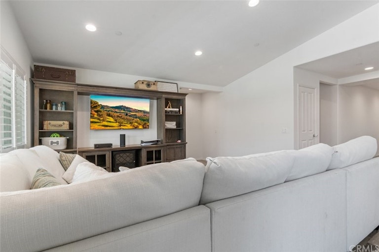 Photo 23 of 40 - 29312 Abelia Ln, Lake Elsinore, CA 92530