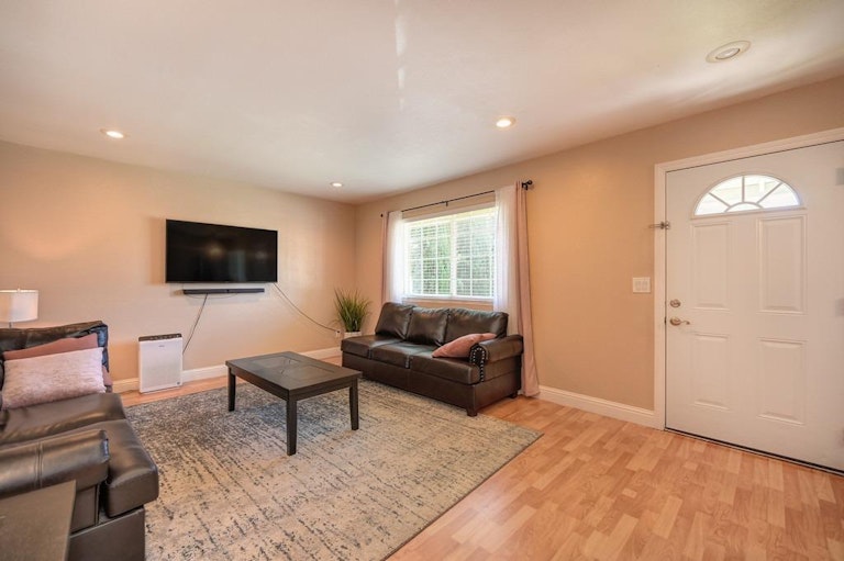 Photo 8 of 34 - 2505 Rhine Way, Elverta, CA 95626