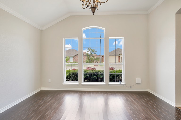 Photo 8 of 28 - 5308 Archer Dr, Fort Worth, TX 76244