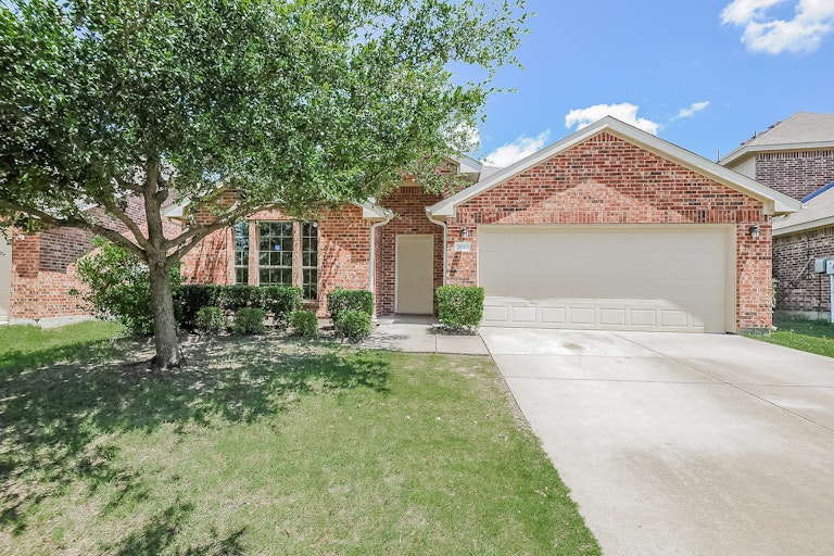 Photo 1 of 25 - 2050 Times Rd, Heartland, TX 75126