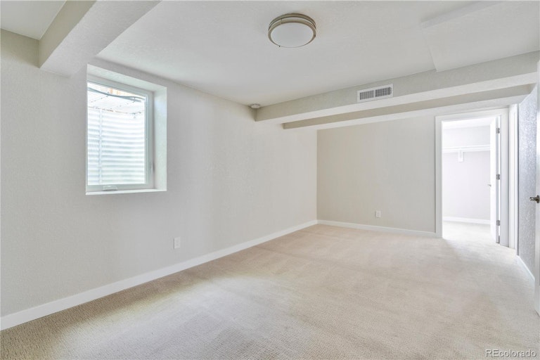Photo 29 of 37 - 1760 S Filbert Ct, Denver, CO 80222