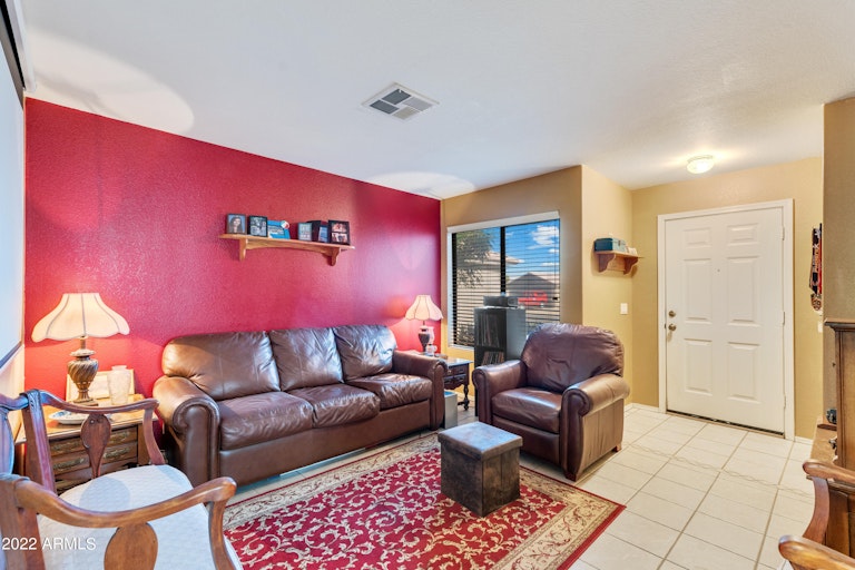 Photo 3 of 18 - 15716 W Smokey Dr, Surprise, AZ 85374