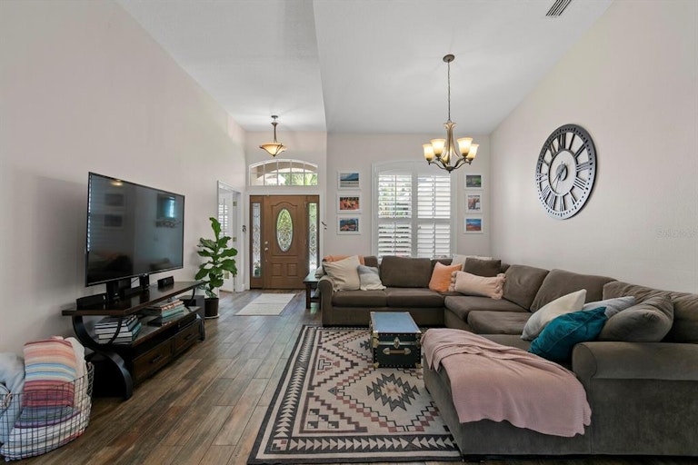 Photo 14 of 68 - 19139 Cherry Rose Cir, Lutz, FL 33558