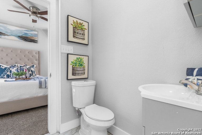 Photo 9 of 24 - 1730 Thorain Blvd, San Antonio, TX 78201
