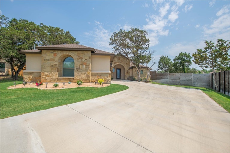 Photo 1 of 29 - 317 Bluestem Cv, Georgetown, TX 78633