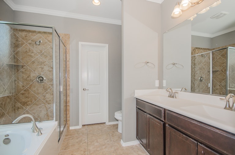 Photo 14 of 30 - 951 Crockett Dr, Lavon, TX 75166