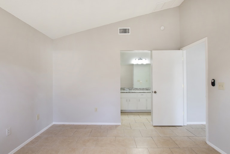Photo 15 of 17 - 1402 Mohrlake Dr, Brandon, FL 33511