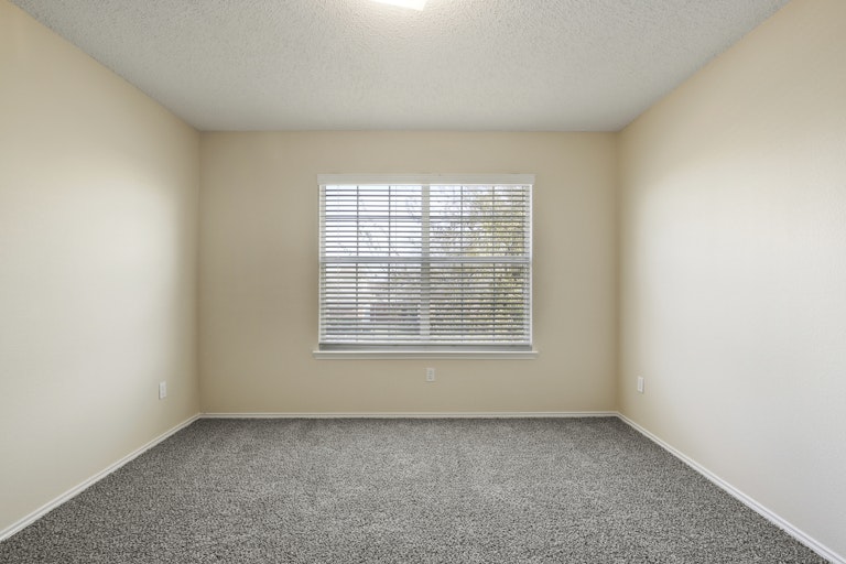 Photo 13 of 28 - 9005 Nolan Ct, Plano, TX 75025
