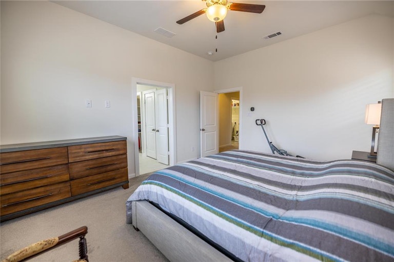 Photo 24 of 30 - 1503 English Blue Ln, Arlington, TX 76005
