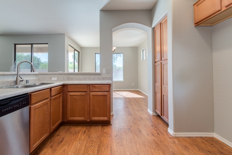 Photo 10 of 31 - 1886 S Longspur Ln, Gilbert, AZ 85295