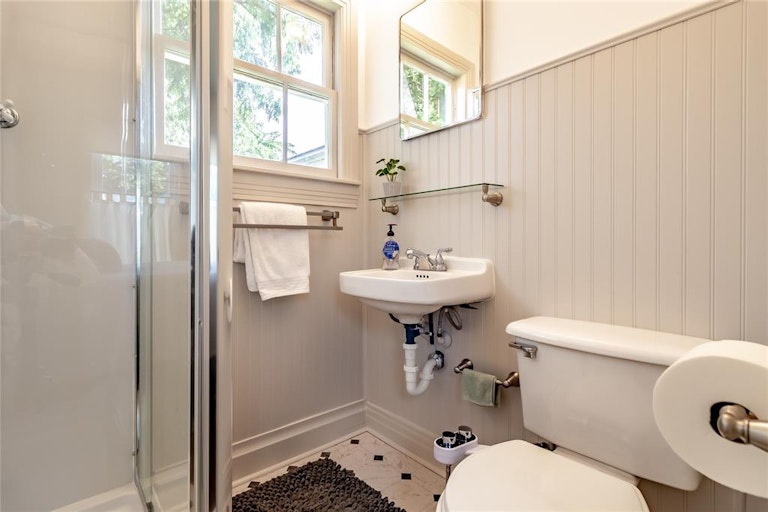 Photo 13 of 27 - 603 Coyle St, Garland, TX 75040