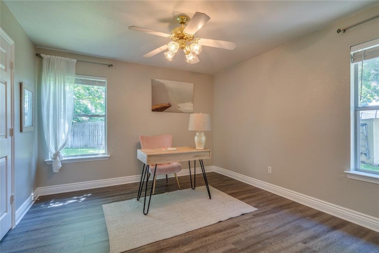 Photo 33 of 40 - 6841 Beverly Glen Dr, Fort Worth, TX 76132