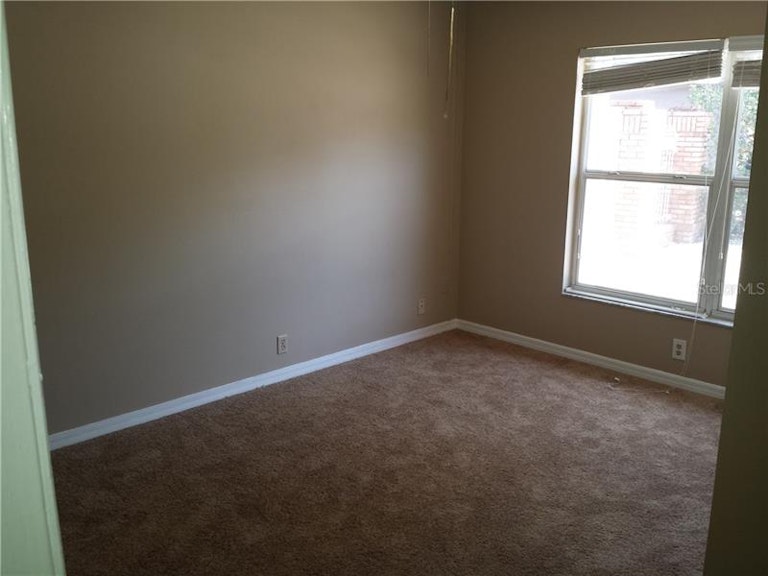 Photo 8 of 25 - 512 Limetree Dr, Oldsmar, FL 34677