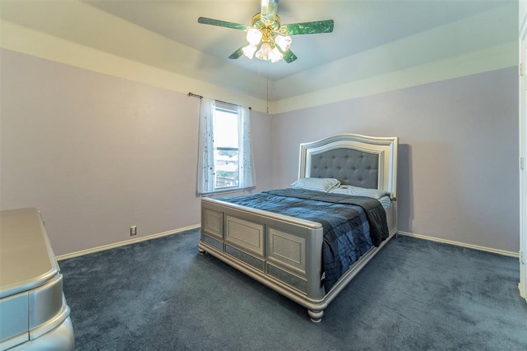 Photo 22 of 28 - 801 Saint Eric Dr, Mansfield, TX 76063