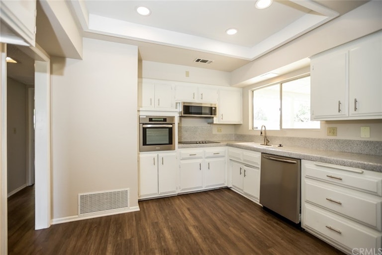 Photo 16 of 27 - 870 Malaga Pl, Hemet, CA 92543
