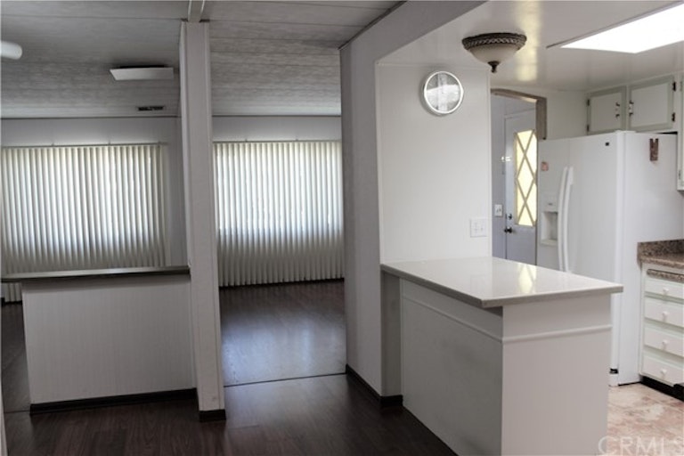 Photo 4 of 16 - 1655 Vista Grande Dr, Hemet, CA 92543