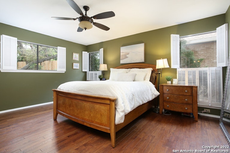 Photo 12 of 21 - 1911 Woodseer St, San Antonio, TX 78248