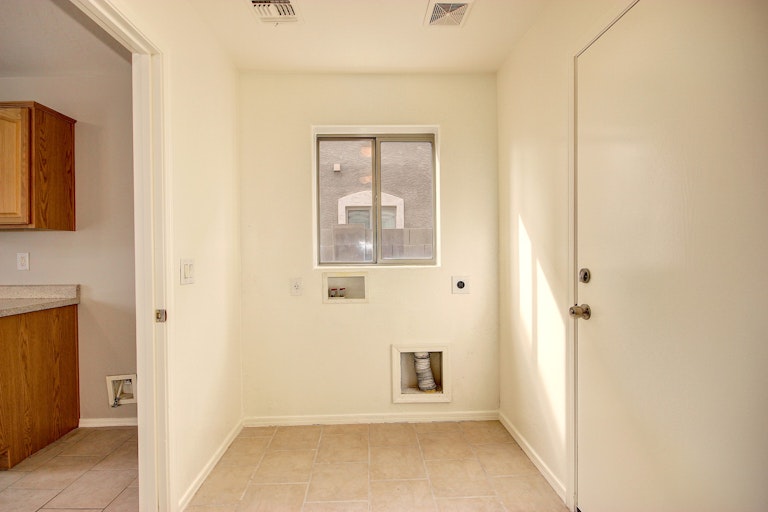 Photo 27 of 28 - 447 E Maddison St, San Tan Valley, AZ 85140