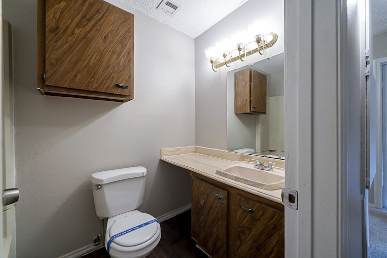 Photo 6 of 33 - 3303 Crossman St, Porter, TX 77365