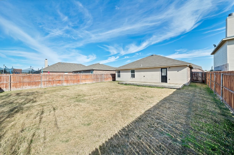 Photo 24 of 24 - 1374 Emily Ct, Burleson, TX 76028