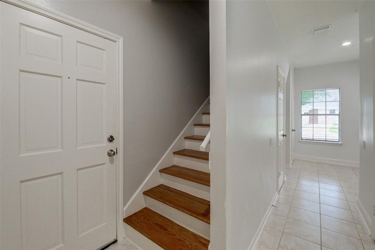 Photo 20 of 26 - 931 Daria Dr, Houston, TX 77079